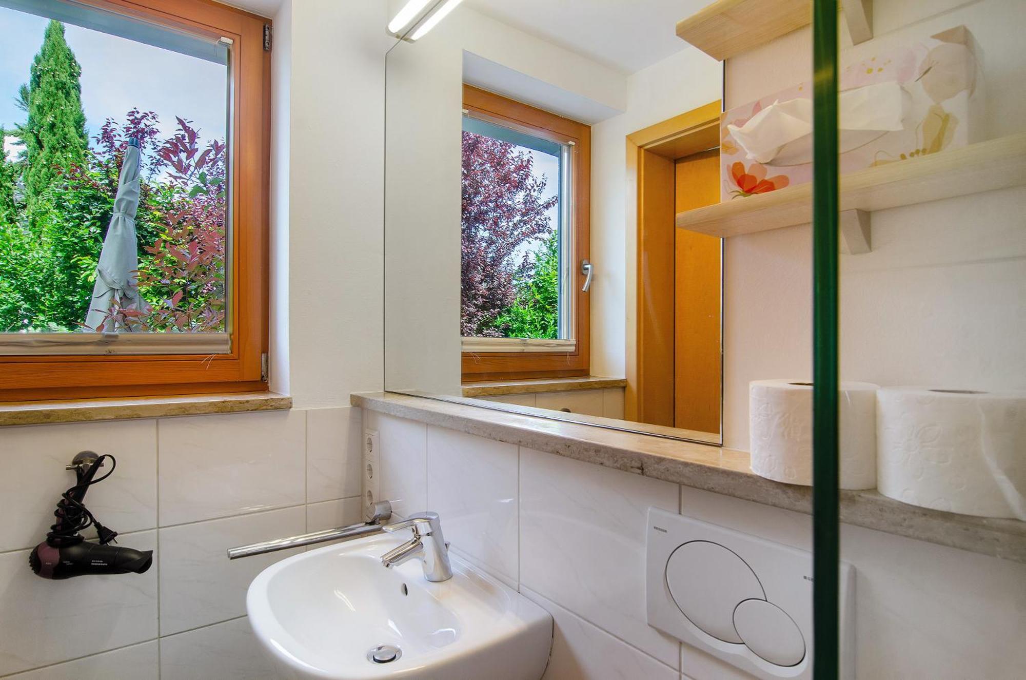 Ferienwohnungen Im Rosengarten Bodman-Ludwigshafen Buitenkant foto